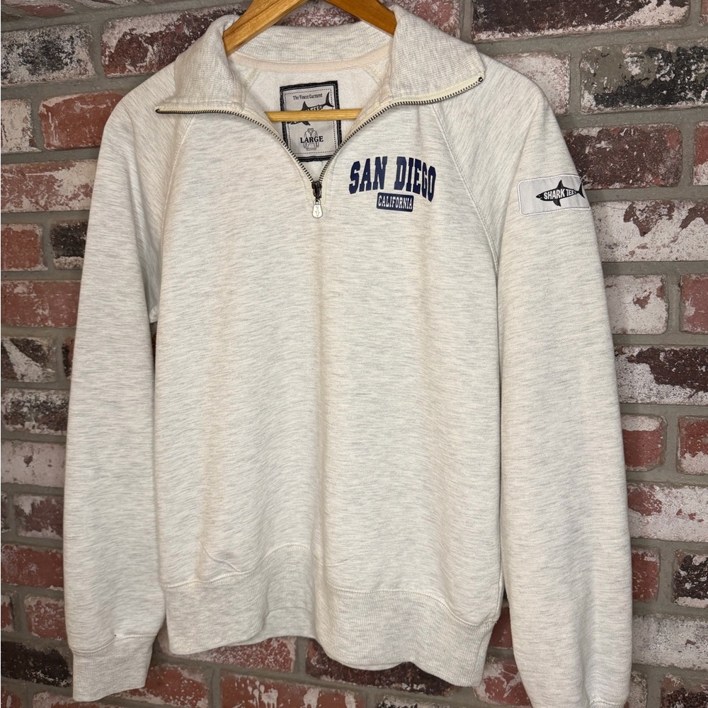 Shark Tee San Diego California Women’s light Silver Heather Gray 1/4 Zip Sweater